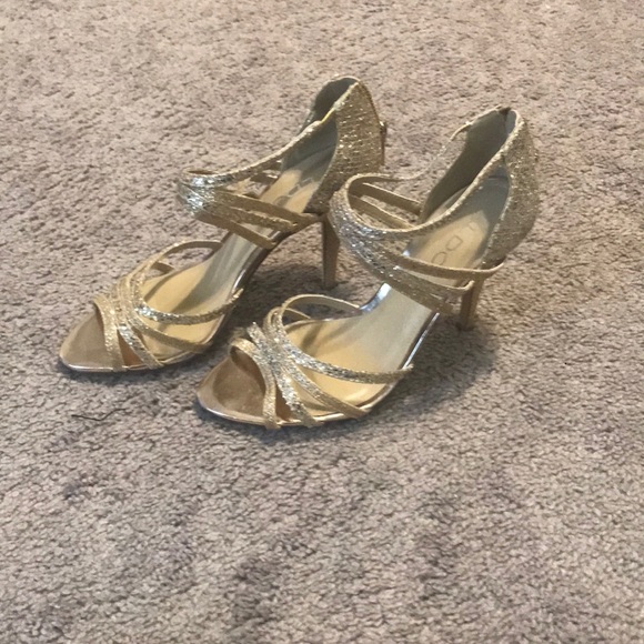 Heels - Picture 3 of 3